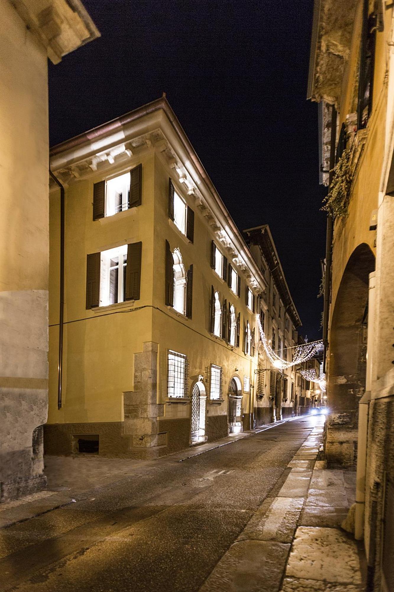 Apartamento Residenza Palazzo Brenzoni Verona Exterior foto