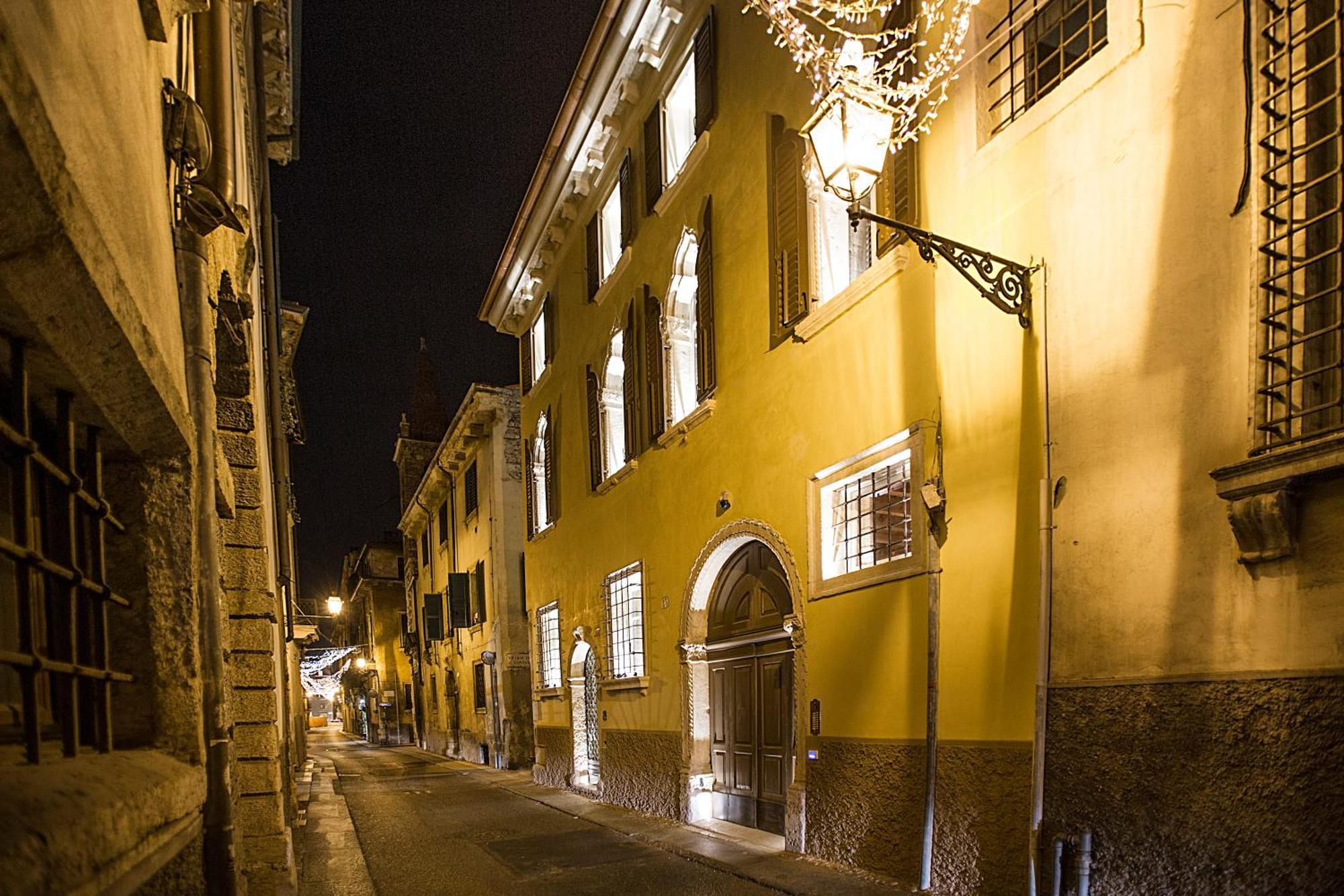 Apartamento Residenza Palazzo Brenzoni Verona Exterior foto